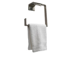 Soft and durable, the Pinnacle Washcloth 13"x13" offers luxury and absorbency for your guests' comfort.