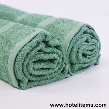 36"x68" 18 lb Green Pool Towel